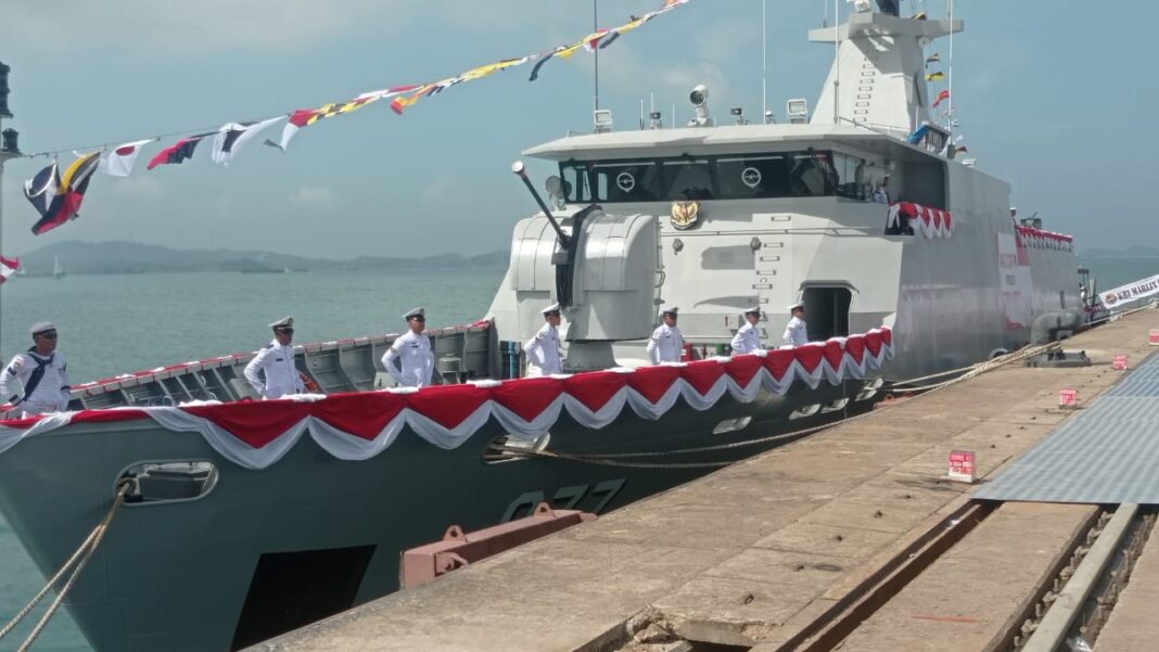 TNI AL Luncurkan KRI Marlin Dan Patkamla Jefman Jaga Laut Indonesia