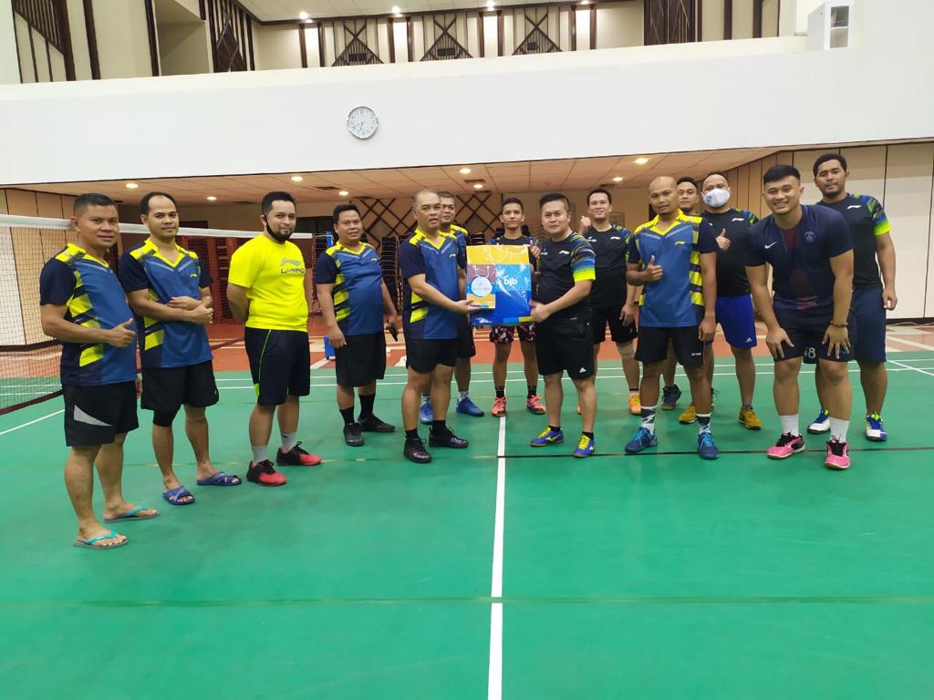 PB Bulutangkis BP Batam Gelar Pertandingan Persahabatan Dengan Bank BJB Cabang Batam