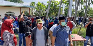 Tumpah Ruah Masyarakat Selat Mie Sambut Iman Sutiawan Cawagub Kepri