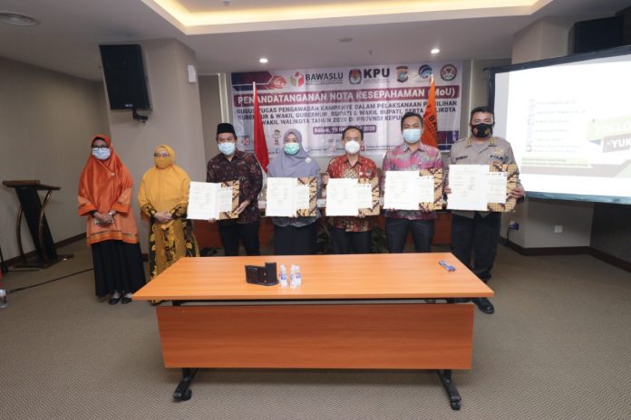 PENANDATANGANAN NOTA KESEPAHAMAN MOU GUGUS TUGAS PENGAWASAN KAMPANYE DALAM PELAKSANAAN PEMILIHAN KEPALA DAERAH TAHUN 2020 DI PROVINSI KEPRI