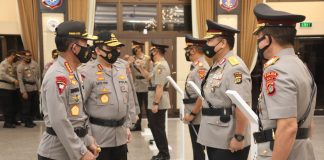 Netralitas dan Tegakkan Prokes Jadi Pesan Kapolri ke 8 Kapolda Yang Dilantik Kapolri Jenderal Idham Azis resmi melantik delapan Kapolda baru
