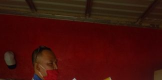 BreakingNews, Tim Ansar-Marlin Diduga Terciduk Bagikan Beras PKH dan APK di Pelita