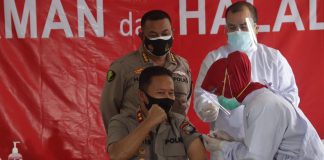 Kapolda Kepri Ikuti Vaksinasi Covid-19 Kapolda Kepri