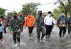Panglima TNI Serahkan Langsung Bantuan Presiden dan Tinjau Lokasi Banjir Panglima TNI