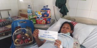 Bantuan Peduli Sesama Rumah Yatim untuk Mutiara, Korban Kecelakaan Lalu Lintas Riau