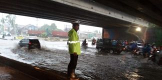 Dua Warga Tewas Kesetrum Akibat Banjir di Semarang
