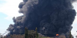 Masih Dua Tangki Berkobar di Kilang Minyak Balongan, 10 Mobil Damkar Dikerahkan