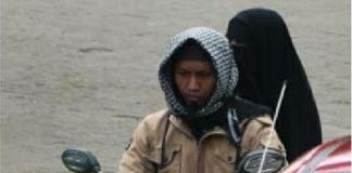 Ibu Pelaku Bom Makassar Bilang Putrinya Jarang Bertemu, Selama Ini Jualan via Online