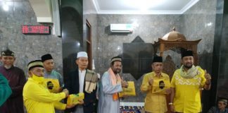 Milenial Golkar Kepri Bagikan Paket Sarung dan Sajadah Serentak di 4 Kabupaten/Kota