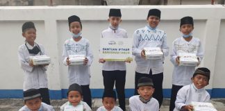 Rumah Yatim Riau Bagikan Hidangan Buka Puasa untuk Anak Yatim dan Dhuafa