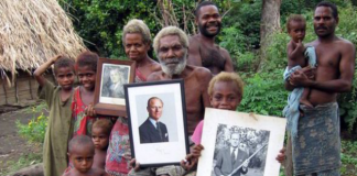 Suku Vanuatu Anggap Pangeran Philip Sebagai Sosok Dewa