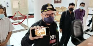 Ini Baru Seru! Bupati Lakukan OTT Camat karena Pungli THR Bupati Kediri lakukan OTT Camat karena diduga lakukan pungli THR.