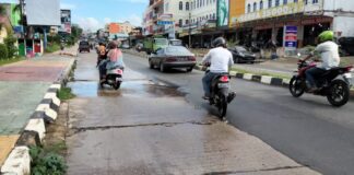 Lomba Foto Jalan Rusak Kota Batam: Nominator Bidik Lobang Jalan & Membahayakan