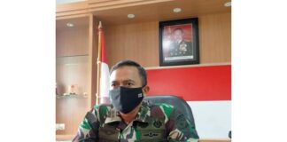 Sedang Antar Orang Sakit, Anggota TNI Dikerubuti Debt Collector Kapendam Jaya Kolonel Arh Herwin BS