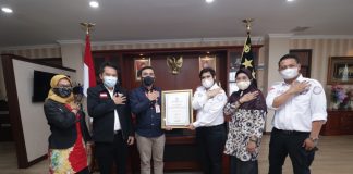 Kapolda Kepri terima Penghargaan dari TRC Perlindungan Perempuan dan Anak