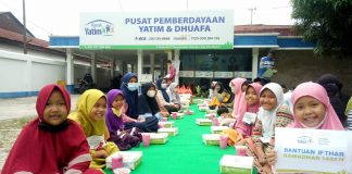 100 Paket Hidangan Berbuka Puasa dibagikan Rumah Yatim Riau dalam 2 Hari Kebelakang