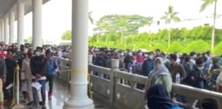 Viral Video Kerumunan Acara Vaksinasi Berhadiah di Batam: Panitia dan Peserta Abaikan Prokes