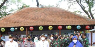 Jadi Episentrum Covid, Panglima TNI-Kapolri Pantau Vaksinasi di Madiun dan Bangkalan