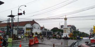 Gubernur DI Yogyakarta Sri Sultan HB X Wacanakan Lockdown Total, DPRD Akur