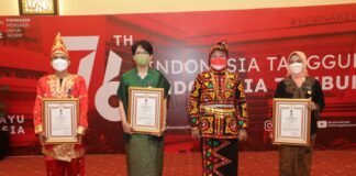 Menaker Ida Sematkan Satyalencana Karya Satya, ASN Kembangkan Hard Skill dan Soft Skill