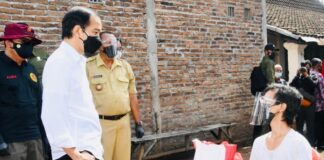 Presiden Jokowi Terkejut Bertemu dengan Joko Widodo