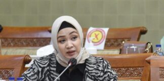 Kebijakan Penumpang Pesawat Wajib PCR Dipertanyakan