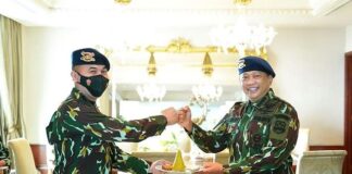 Bamsoet Terima Plakat Penghargaan dan Tumpengan HUT Brimob, Dorong Soliditas dan Profesionalisme Brimob