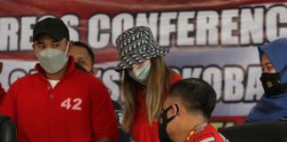 Hakim Tegur Nia Rahmadhani dan Ardie Bakrie saat Jalani Sidang Perdana Kasus Narkoba