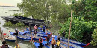 Nina Mellanie Berikan Bantuan Pokir ke-6 KUB Berupah 10 Unit Sampan Fiber