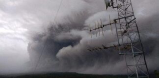 BreakingNews, Gunung Semeru Meletus