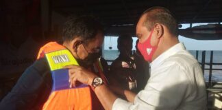 Peduli Keselamatan Nelayan, Sirajudin Nur Berbagi Life Jacket
