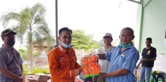 Wahyu Wahyudin Bantu Korban Kebakaran Pulau Buluh, Ini Pesan Untuk Pak Gubernur?