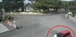 Viral, Aksi Heroik Anggota Polisi Saat Coba Gagalkan Perampasan Mobil