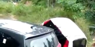 Parkir Ditepi Jalan, Mobil Suzuki Splash Milik Pesepeda Dihantam Toyota Calya