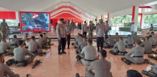 Kapolda Motivasi Personel Brimob Polda Kepri BKO ke Sulawesi Tengah
