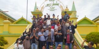 Rombongan Peserta Rapimnas JMSI Ziarah ke Pulau Penyengat