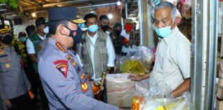 Cek Langsung ke Pasar, Kapolri Ingin Pastikan Stok Minyak Goreng Aman