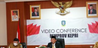 Ansar Ahmad Pimpin Rapat Penanganan Karantina PMI di Batam