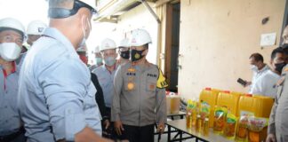 Kapolda Kepri Tinjau Ketersediaan Minyak Goreng dan Kebutuhan Bahan Pokok di Batam