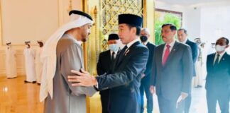 Jokowi Singgah di Abu Dhabi, Sampaikan Dukacita atas Wafatnya Sheikh Khalifa