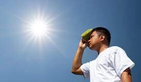 Cegah Dehidrasi Imbas Cuaca Panas, Warga Batam Diimbau Perbanyak Minum Air Putih