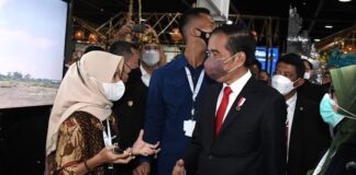 Jokowi Tinjau Rumah Resiliensi pada Pameran Adexco 2022