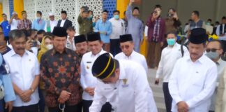 Resmikan Masjid Tanjak, Airlangga: Konsepnya Luar Biasa, Saya Yakin Jadi Ikon Kota Batam