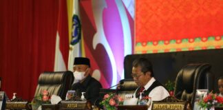 Sekda Sampaikan Jawaban Pemerintah Atas Pandangan Umum Fraksi Terhadap LPP APBD Kepri Tahun 2021