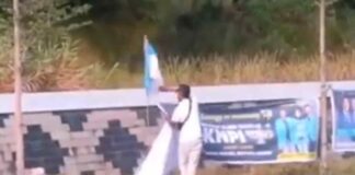 Dua OTK Bersepeda Motor Rusak Spanduk KNPI Kepri