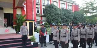 Dirsampata Polda Kepri Pimpin Tradisi Pembaretan Bintara Remaja Tahun 2022