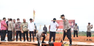 Kapolda Kepri Letakkan Batu Pertama Pembangunan 355 Unit Rumah Murah untuk Anggota Polri