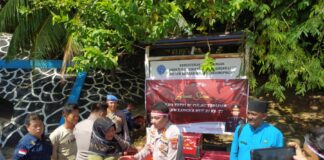 Polda Kepri Bagikan 770 Paket Sembako di Pulau Terluar