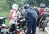 Minyak Tumpah di Jalan, Puluhan Motor Tergelincir di Bukit Daeng Tembesi