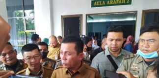 Gubernur Ansar Pastikan Bantuan RT dan RW Tidak Ada Pemotongan